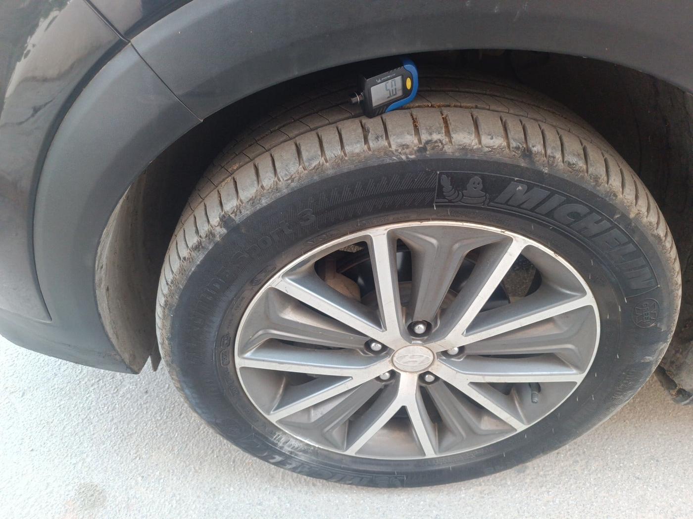 2018 Hyundai Tucson GLS 2WD AT DIESEL, Diesel, Automatic, 1,03,855 km, tyre