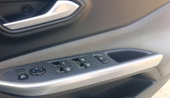 2021 Nissan MAGNITE XV MT, Petrol, Manual, 23,171 km, interior