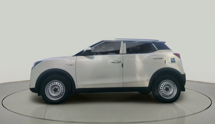 2023 Mahindra XUV300 W4 1.2 PETROL, Petrol, Manual, 12,595 km, exterior