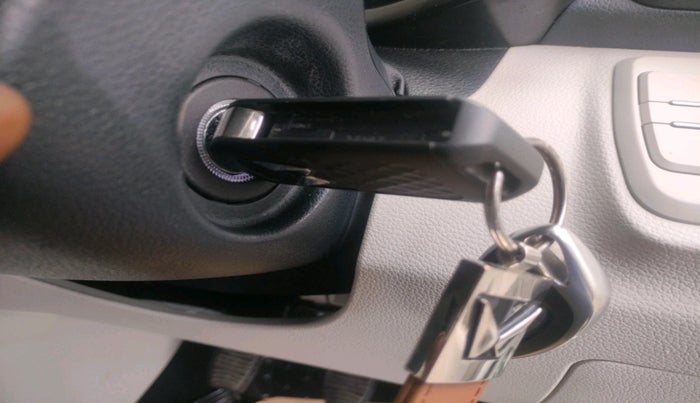 2023 Mahindra XUV300 W4 1.2 PETROL, Petrol, Manual, 12,595 km, interior