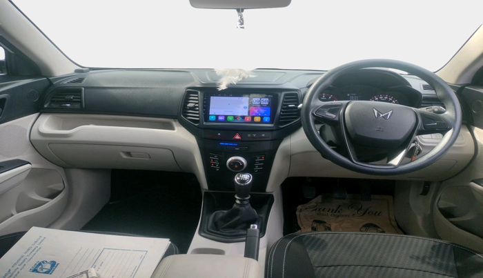 2023 Mahindra XUV300 W4 1.2 PETROL, Petrol, Manual, 12,595 km, interior