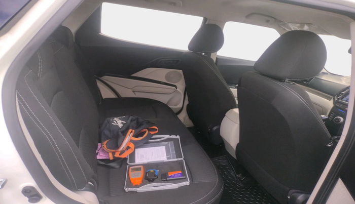 2023 Mahindra XUV300 W4 1.2 PETROL, Petrol, Manual, 12,595 km, interior