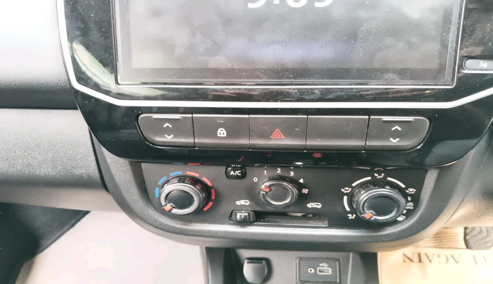 2022 Renault Kwid CLIMBER AMT 1.0, Petrol, Automatic, 23,162 km, interior