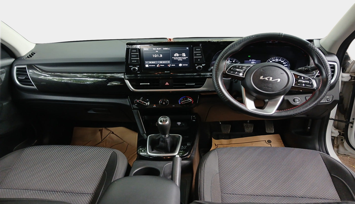 2021 KIA SELTOS HTK PLUS 1.5, Petrol, Manual, 33,767 km, interior