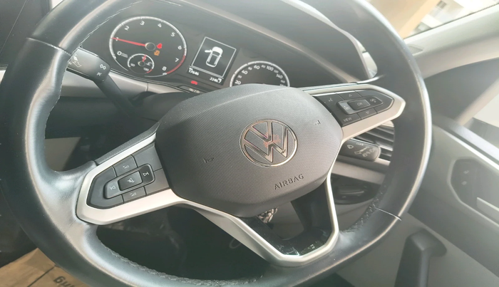 2022 Volkswagen TAIGUN HIGHLINE 1.0 TSI MT, Petrol, Manual, 17,646 km, interior