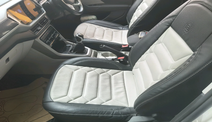 2022 Volkswagen TAIGUN HIGHLINE 1.0 TSI MT, Petrol, Manual, 17,646 km, interior