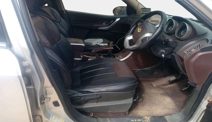 2012 Mahindra XUV500 W4, Diesel, Manual, 1,09,807 km, interior