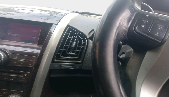 2012 Mahindra XUV500 W4, Diesel, Manual, 1,09,807 km, interior