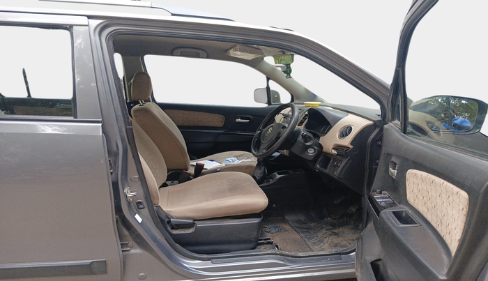 2017 Maruti Wagon R 1.0 VXI, Petrol, Manual, 52,594 km, interior