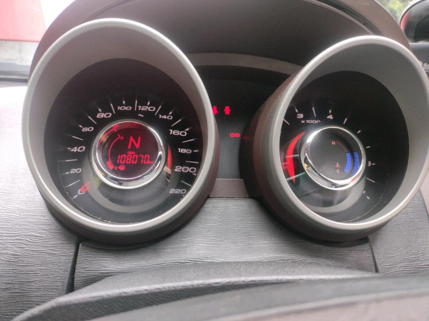2012 Mahindra XUV500 W6, Diesel, Manual, 1,08,070 km, interior