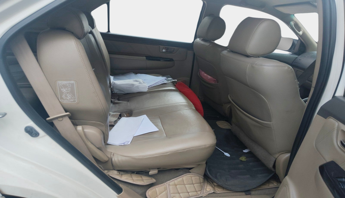2013 Toyota Fortuner 3.0 4X2 AT, Diesel, Automatic, 1,31,692 km, interior