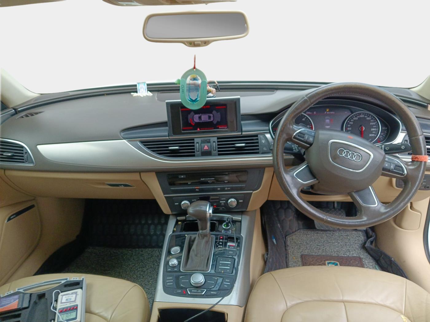 2011 Audi A6 2.0 TDI, Diesel, Automatic, 1,36,286 km, interior
