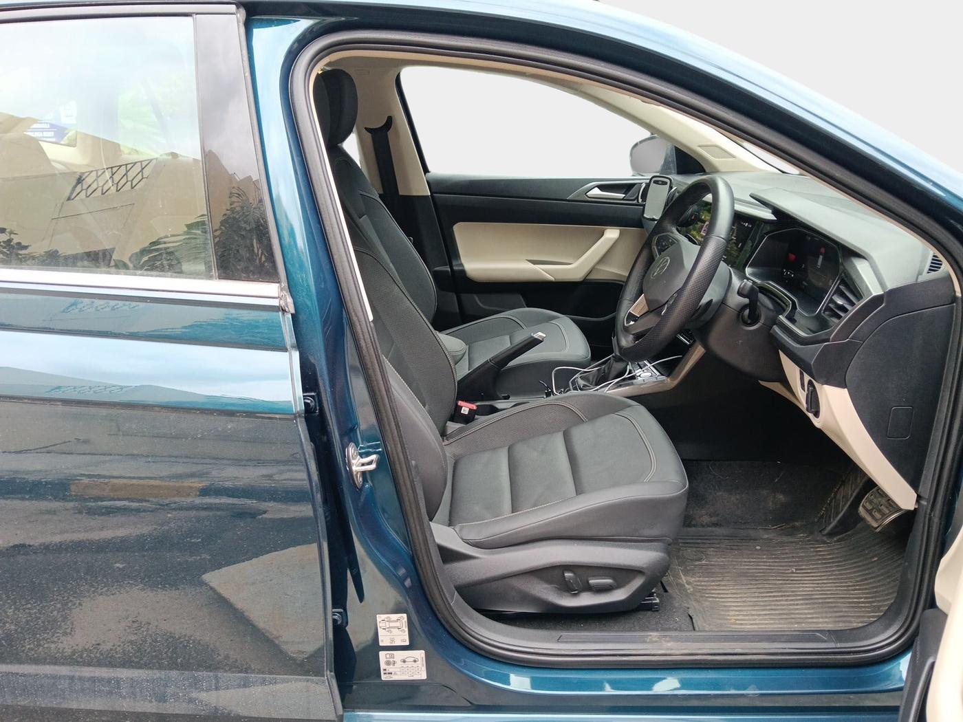 2024 Volkswagen VIRTUS GT PLUS TSI 1.5 EVO DSG, Petrol, Automatic, 4,642 km, interior