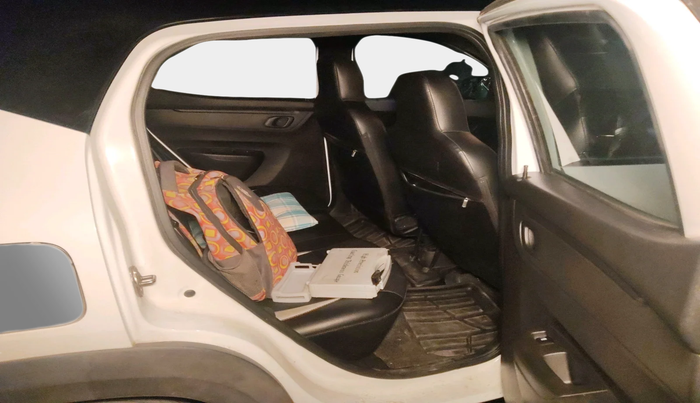 2021 Renault Kwid RXT 1.0 AMT (O), Petrol, Automatic, 27,903 km, interior