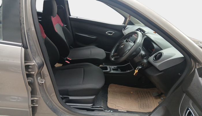 2018 Renault Kwid RXT 1.0 AMT (O), Petrol, Automatic, 19,028 km, interior