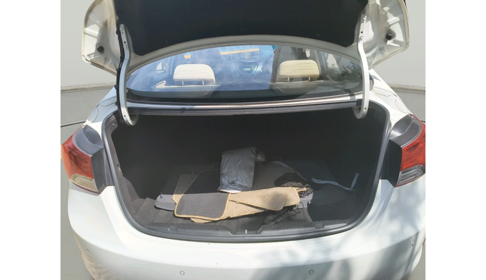 2013 Hyundai New Elantra 1.6 CRDI, Diesel, Manual, 1,17,519 km, exterior