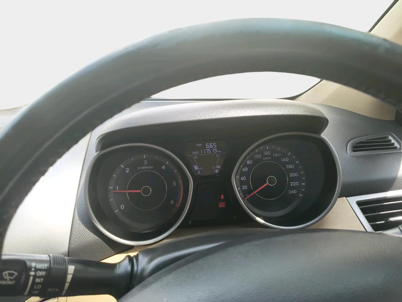 2013 Hyundai New Elantra 1.6 CRDI, Diesel, Manual, 1,17,519 km, interior