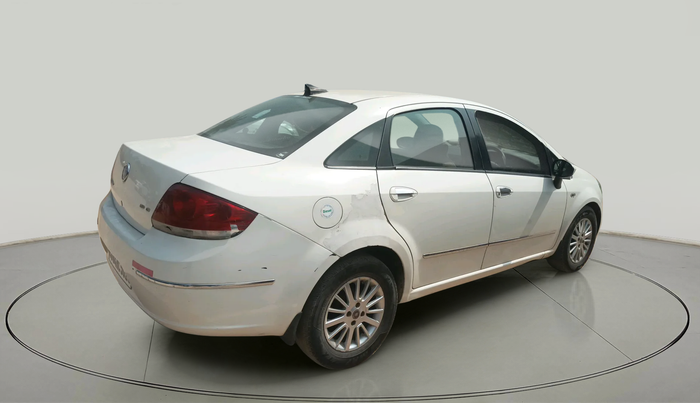 2010 Fiat Linea EMOTION 1.3, Diesel, Manual, 1,39,001 km, exterior