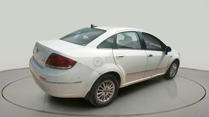 2010 Fiat Linea EMOTION 1.3, Diesel, Manual, 1,39,001 km, exterior