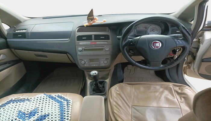 2010 Fiat Linea EMOTION 1.3, Diesel, Manual, 1,39,001 km, interior