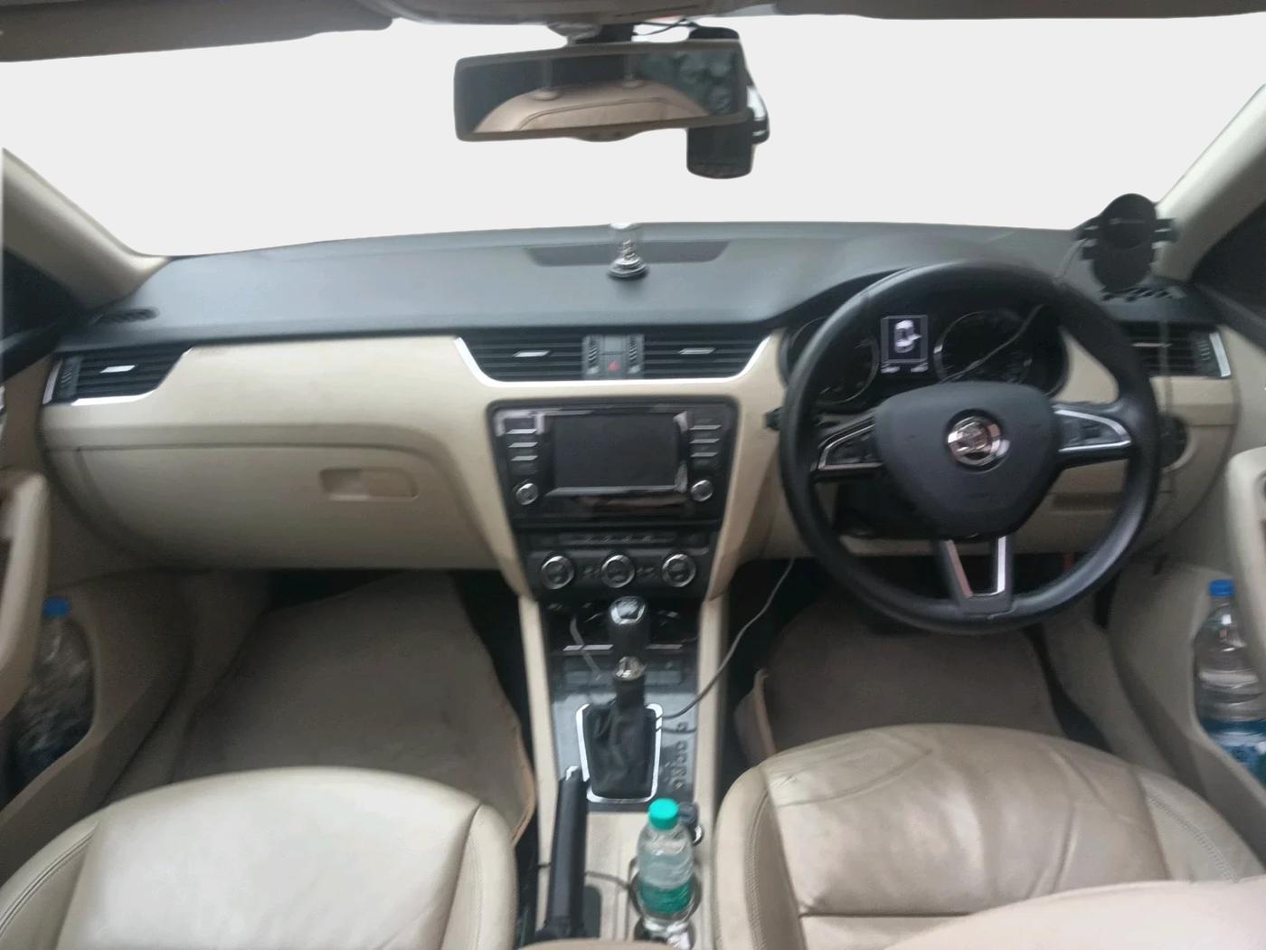 2016 Skoda Octavia STYLE PLUS AT 1.8 TSI, Petrol, Automatic, 50,433 km, interior