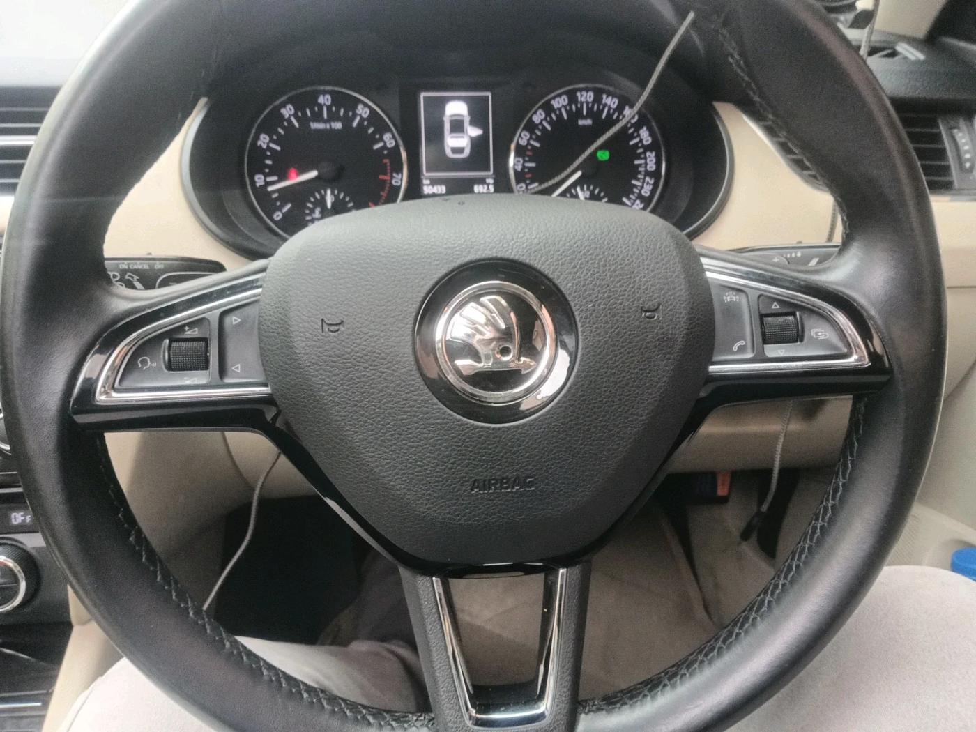 2016 Skoda Octavia STYLE PLUS AT 1.8 TSI, Petrol, Automatic, 50,433 km, interior