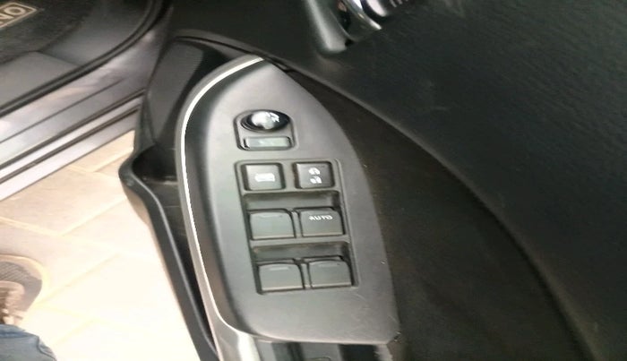 2017 Maruti Baleno ALPHA PETROL 1.2, Petrol, Manual, 64,182 km, interior