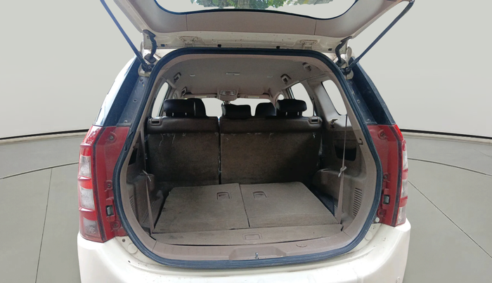 2012 Mahindra XUV500 W8, Diesel, Manual, 1,35,297 km, exterior