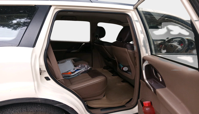 2012 Mahindra XUV500 W8, Diesel, Manual, 1,35,297 km, interior