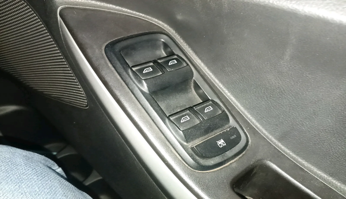 2016 Ford New Figo TITANIUM1.5 DIESEL, Diesel, Manual, 1,98,270 km, interior