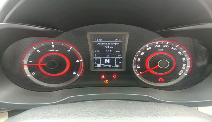 2019 Mahindra XUV300 W8 (O) 1.5 DIESEL, Diesel, Manual, 87,032 km, interior