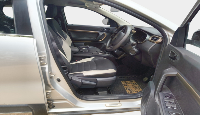 2023 Renault Kiger RXT (O) AMT, Petrol, Automatic, 4,123 km, interior