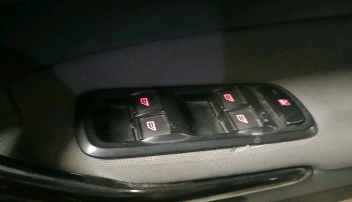 2011 Ford Fiesta TITANIUM DIESEL, Diesel, Manual, 1,15,490 km, interior