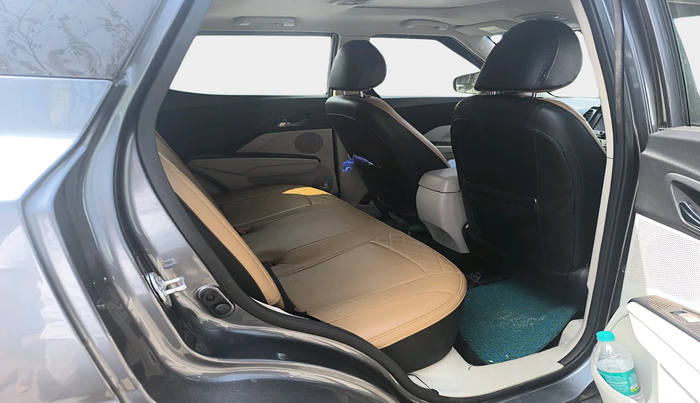 2022 Mahindra XUV300 W8 1.5 DIESEL, Diesel, Manual, 88,457 km, interior