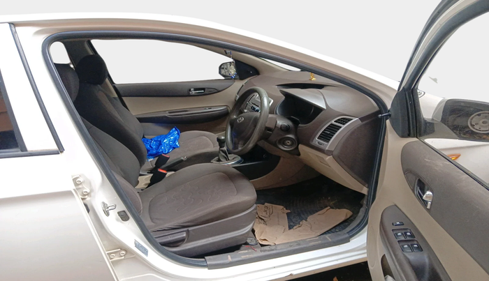 2011 Hyundai i20 MAGNA 1.2, Petrol, Manual, 70,000 km, interior