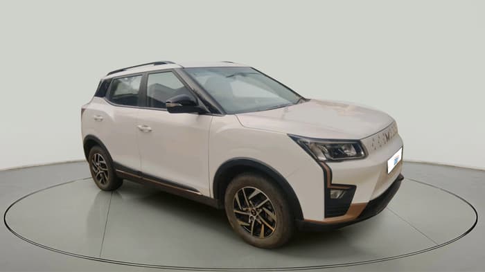 2023 Mahindra XUV400 EL Pro 39.4 KWH, Electric, Automatic, 27,000 km, exterior