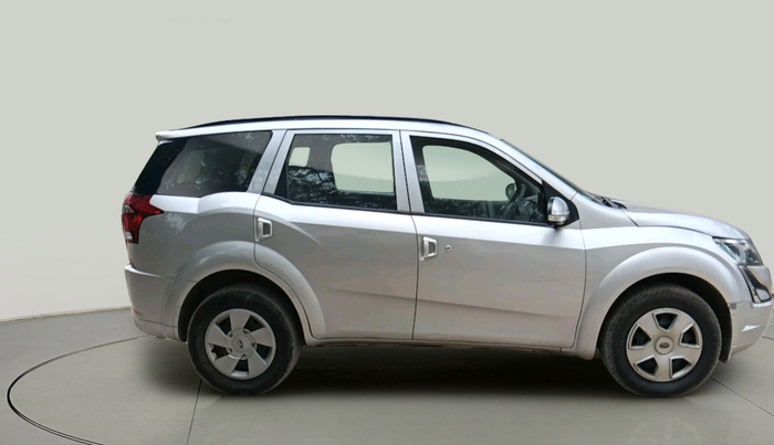 2020 Mahindra XUV500 W5, Diesel, Manual, 38,135 km, exterior