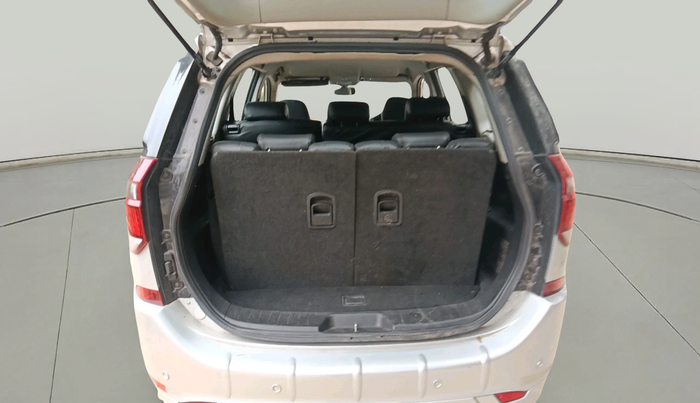 2020 Mahindra XUV500 W5, Diesel, Manual, 38,135 km, exterior