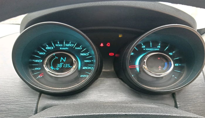 2020 Mahindra XUV500 W5, Diesel, Manual, 38,135 km, interior