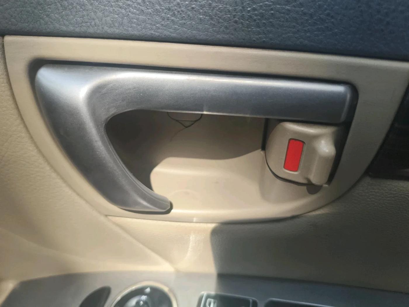 2013 Hyundai Santa Fe 2 WD, Diesel, Manual, 1,75,149 km, interior