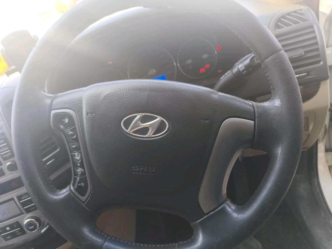 2013 Hyundai Santa Fe 2 WD, Diesel, Manual, 1,75,149 km, interior