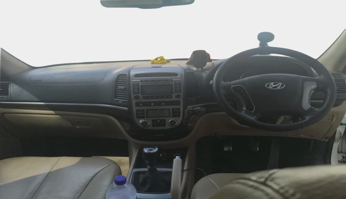 2013 Hyundai Santa Fe 2 WD, Diesel, Manual, 1,75,149 km, interior