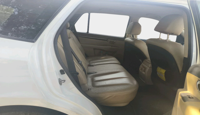 2013 Hyundai Santa Fe 2 WD, Diesel, Manual, 1,75,149 km, interior