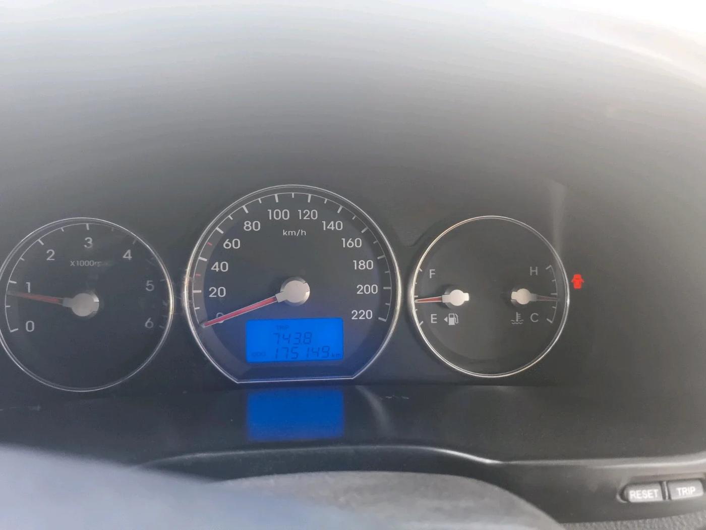 2013 Hyundai Santa Fe 2 WD, Diesel, Manual, 1,75,149 km, interior