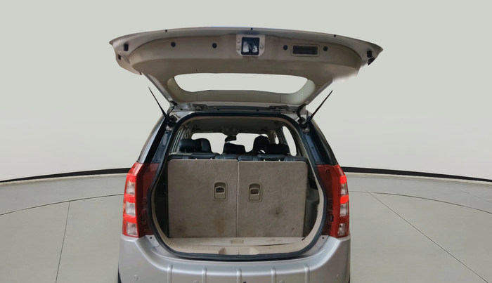 2017 Mahindra XUV500 W6, Diesel, Manual, 75,531 km, exterior