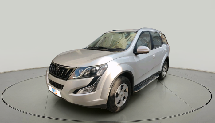 2017 Mahindra XUV500 W6, Diesel, Manual, 75,531 km, exterior