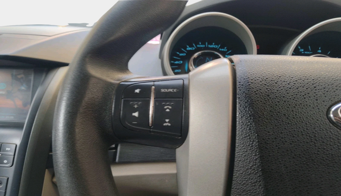 2017 Mahindra XUV500 W6, Diesel, Manual, 75,531 km, interior