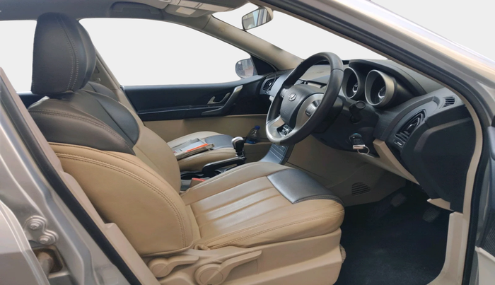 2017 Mahindra XUV500 W6, Diesel, Manual, 75,531 km, interior