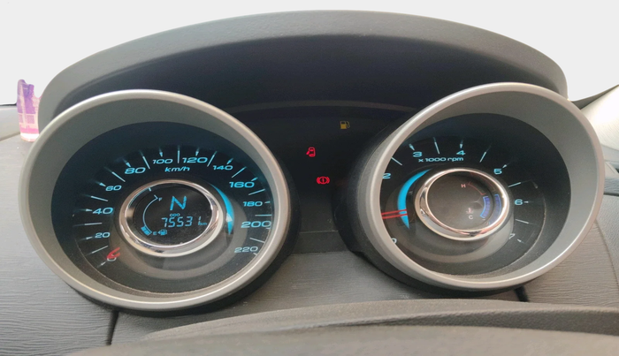 2017 Mahindra XUV500 W6, Diesel, Manual, 75,531 km, interior