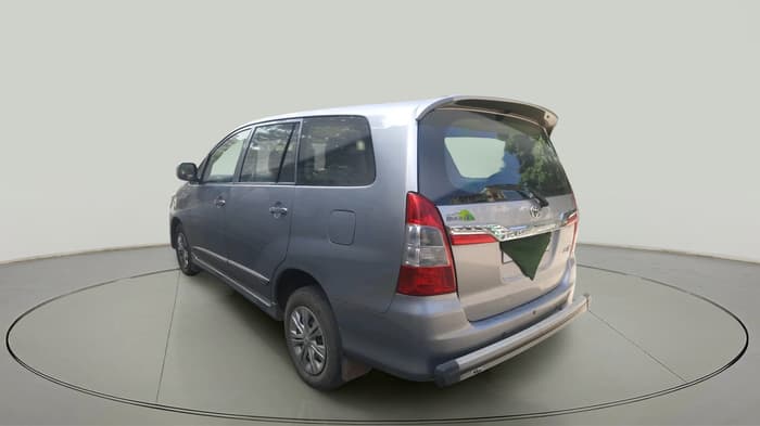 2016 Toyota Innova 2.5 GX 7 STR, Diesel, Manual, 1,87,326 km, exterior